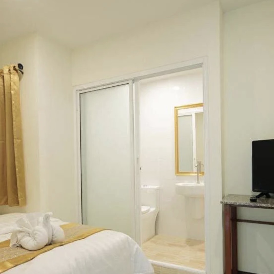 Investment Property – 24-Room Apartment Building with Pool – Pattaya