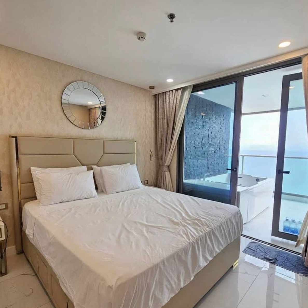 Ultra-Luxury Sea View Condo at Copacabana Jomtien, Pattaya