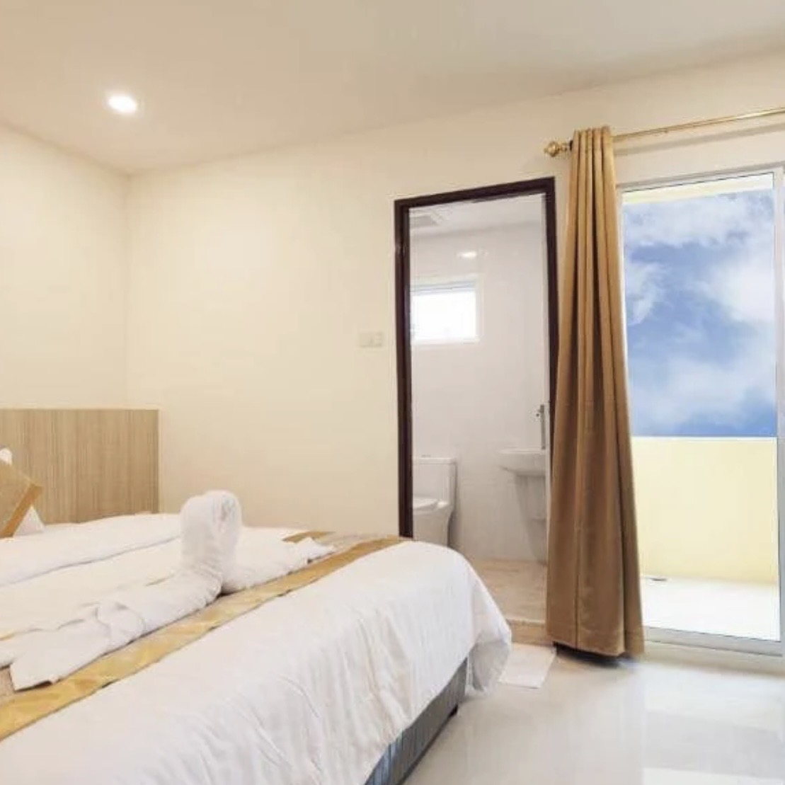 Investment Property – 24-Room Apartment Building with Pool – Pattaya