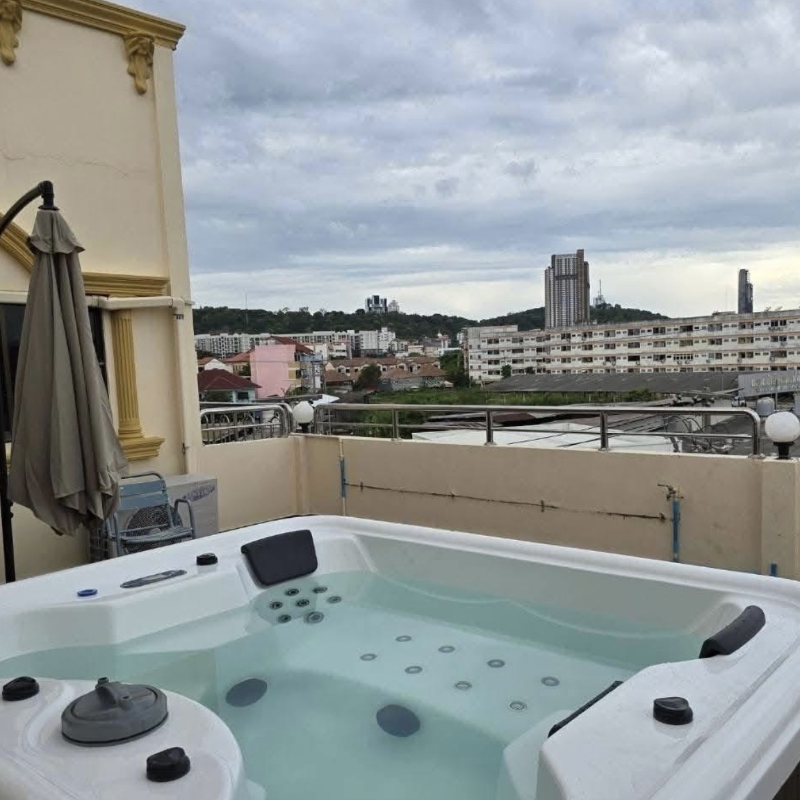 Business for Takeover: 18 Rooms, Restaurant & Bar